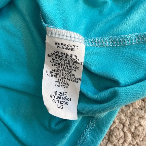 🌸 Live in the Moment 🌸 cropped tank - Picture 4 of 5